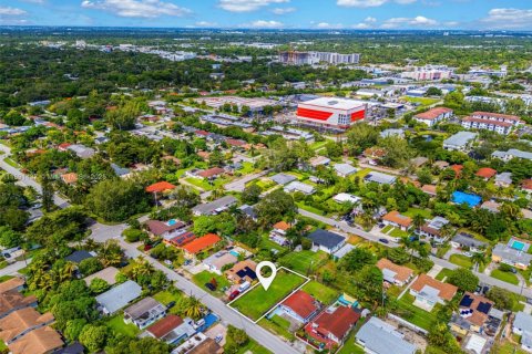 Terreno en venta en Miami, Florida № 2015262 - foto 9