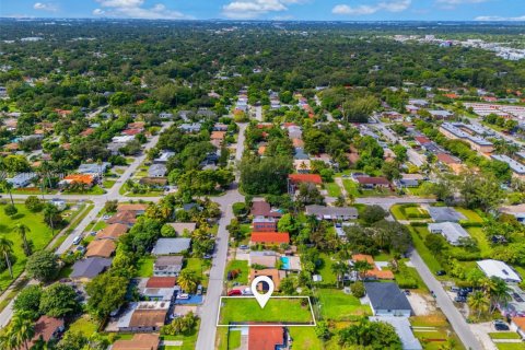 Terreno en venta en Miami, Florida № 2015262 - foto 10