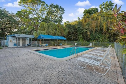 Condominio en venta en Davie, Florida, 2 dormitorios, 91.04 m2 № 1994693 - foto 19
