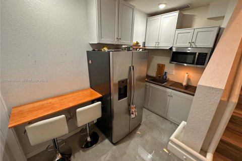 Снять в аренду таунхаус в Хомстед, Флорида 3 спальни, 156.08м2, № 2048494 - фото 13