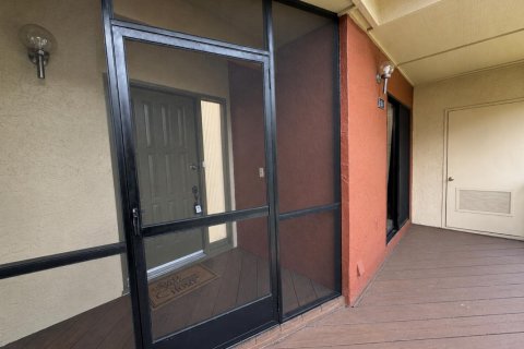 Condo in Wellington, Florida, 2 bedrooms № 2246095 - photo 4