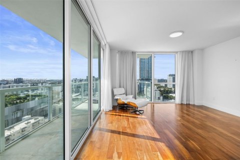 Condo in Miami, Florida, 2 bedrooms  № 2035402 - photo 9