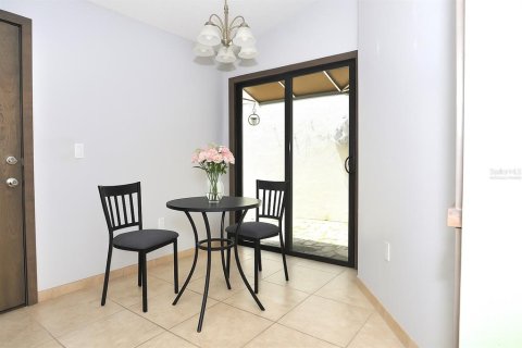 Villa ou maison à vendre à Palm Harbor, Floride: 2 chambres, 134.24 m2 № 2210556 - photo 5