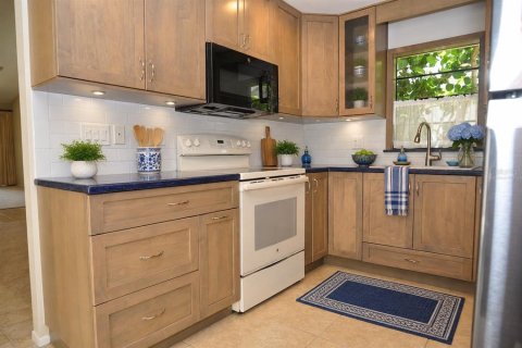 Villa ou maison à vendre à Palm Harbor, Floride: 2 chambres, 134.24 m2 № 2210556 - photo 4