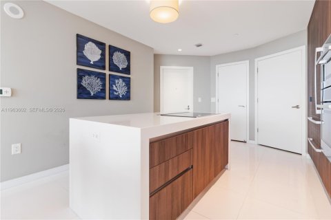 Condominio en venta en Miami, Florida, 1 dormitorio, 108.97 m2 № 2026630 - foto 8