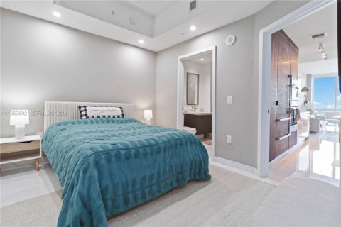 Condominio en venta en Miami, Florida, 1 dormitorio, 108.97 m2 № 2026630 - foto 15