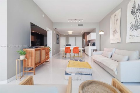 Condominio en venta en Miami, Florida, 1 dormitorio, 108.97 m2 № 2026630 - foto 3