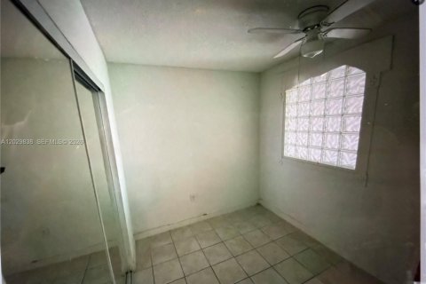 Купить кондоминиум в Майами, Флорида 1 спальня, 65.96м2, № 2154494 - фото 15