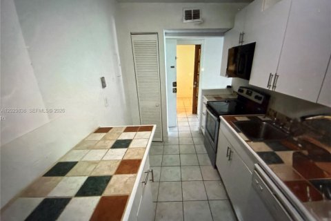 Купить кондоминиум в Майами, Флорида 1 спальня, 65.96м2, № 2154494 - фото 8