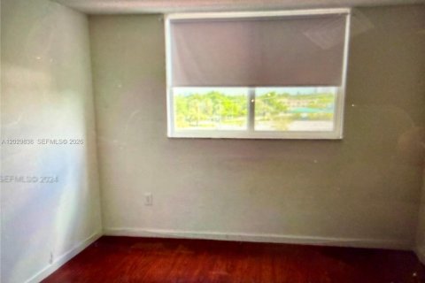 Купить кондоминиум в Майами, Флорида 1 спальня, 65.96м2, № 2154494 - фото 10