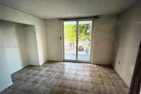 Купить кондоминиум в Майами, Флорида 1 спальня, 65.96м2, № 2154494 - фото 20