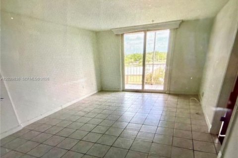 Купить кондоминиум в Майами, Флорида 1 спальня, 65.96м2, № 2154494 - фото 12