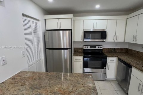Touwnhouse à vendre à Sunrise, Floride: 3 chambres, 107.21 m2 № 2085801 - photo 11