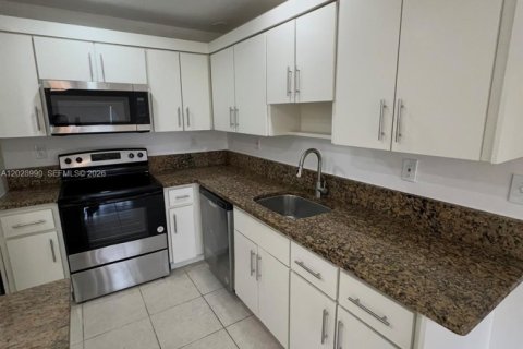 Touwnhouse à vendre à Sunrise, Floride: 3 chambres, 107.21 m2 № 2085801 - photo 7