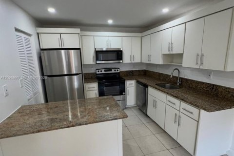 Touwnhouse à vendre à Sunrise, Floride: 3 chambres, 107.21 m2 № 2085801 - photo 9