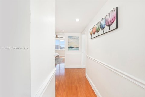 Купить кондоминиум в Норт-Майами, Флорида 2 спальни, 110.37м2, № 2054761 - фото 21