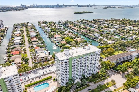 Купить кондоминиум в Норт-Майами, Флорида 2 спальни, 110.37м2, № 2054761 - фото 27