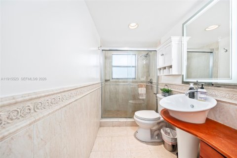 Купить кондоминиум в Норт-Майами, Флорида 2 спальни, 110.37м2, № 2054761 - фото 20