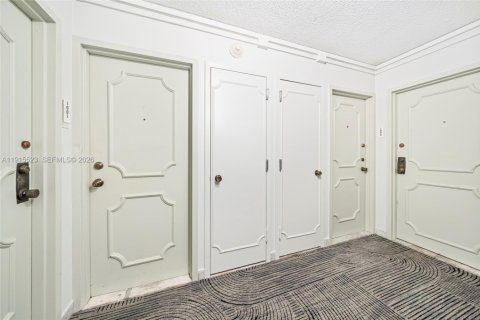 Купить кондоминиум в Норт-Майами, Флорида 2 спальни, 110.37м2, № 2054761 - фото 23