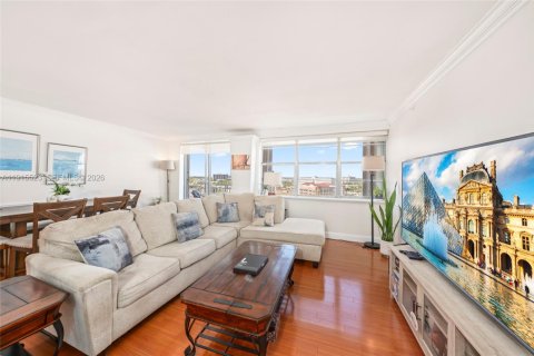 Кондоминиум с 2 спальнями в Норт-Майами, Флорида № 2054761