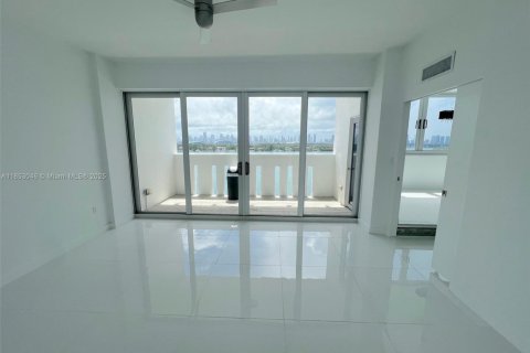 Apartamento en alquiler en Miami Beach, Florida, 1 dormitorio, 83.61 m2 № 1877590 - foto 12