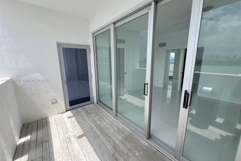 Apartamento en alquiler en Miami Beach, Florida, 1 dormitorio, 83.61 m2 № 1877590 - foto 16