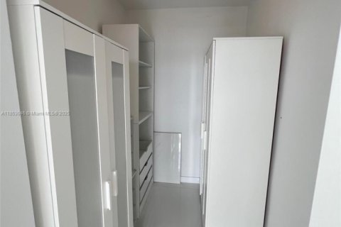 Apartamento en alquiler en Miami Beach, Florida, 1 dormitorio, 83.61 m2 № 1877590 - foto 17
