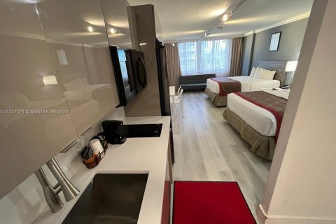 Condominio en venta en Sunny Isles Beach, Florida, 38.09 m2 № 1985168 - foto 3