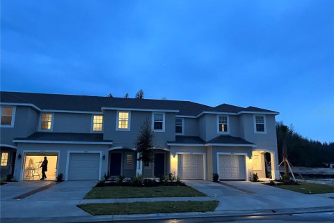 Townhouse in Wesley Chapel, Florida 3 bedrooms, 127.55 sq.m. № 1810028 - photo 1