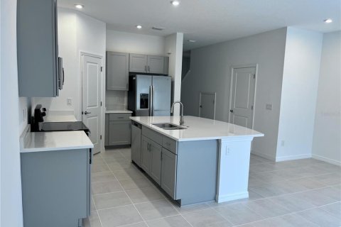 Townhouse in Wesley Chapel, Florida 3 bedrooms, 127.55 sq.m. № 1810028 - photo 7