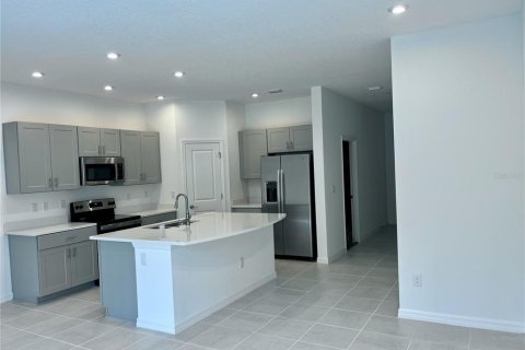 Townhouse in Wesley Chapel, Florida 3 bedrooms, 127.55 sq.m. № 1810028 - photo 6