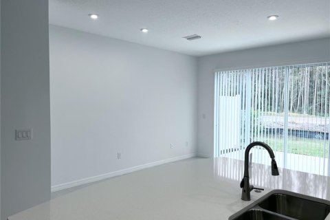 Townhouse in Wesley Chapel, Florida 3 bedrooms, 127.55 sq.m. № 1810028 - photo 3