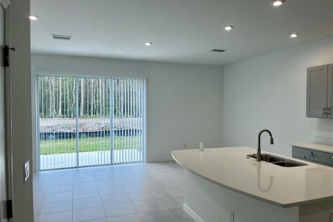 Townhouse in Wesley Chapel, Florida 3 bedrooms, 127.55 sq.m. № 1810028 - photo 4