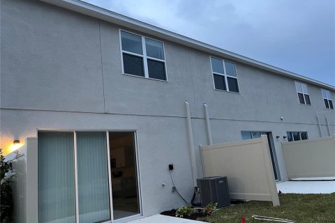 Townhouse in Wesley Chapel, Florida 3 bedrooms, 127.55 sq.m. № 1810028 - photo 28