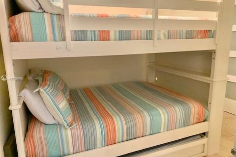 Снять в аренду кондоминиум в Халландейл-Бич, Флорида 3 спальни, 155.61м2, № 1958437 - фото 28