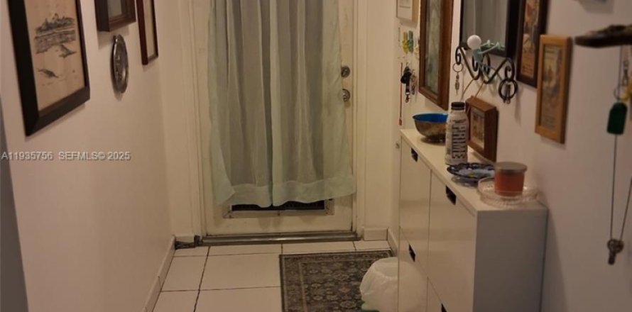 Condominio en Sunrise, Florida, 2 dormitorios  № 1993883