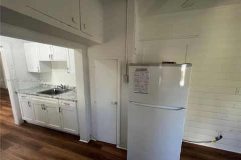 Casa en alquiler en Miami, Florida, 2 dormitorios, 147.53 m2 № 1997781 - foto 12