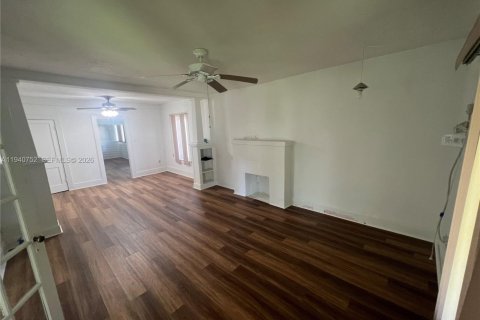 Casa en alquiler en Miami, Florida, 2 dormitorios, 147.53 m2 № 1997781 - foto 5