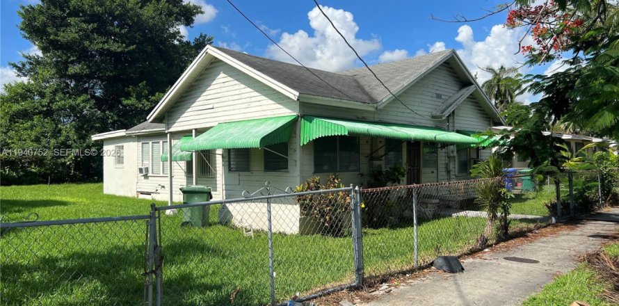 Casa en Miami, Florida 2 dormitorios, 147.53 m2 № 1997781