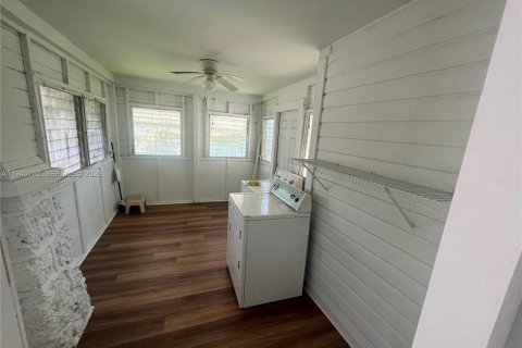 Casa en alquiler en Miami, Florida, 2 dormitorios, 147.53 m2 № 1997781 - foto 4