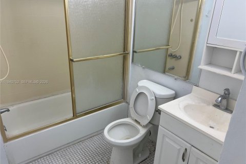 Casa en alquiler en Miami, Florida, 2 dormitorios, 147.53 m2 № 1997781 - foto 7