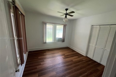 Casa en alquiler en Miami, Florida, 2 dormitorios, 147.53 m2 № 1997781 - foto 3