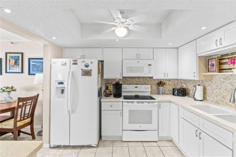 Condominio en venta en Saint Petersburg, Florida, 2 dormitorios, 102.19 m2 № 1602885 - foto 12