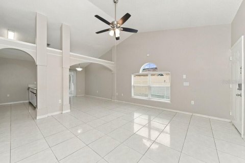 Villa ou maison à louer à Orlando, Floride: 3 chambres, 112.23 m2 № 2406586 - photo 4