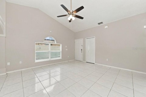 Villa ou maison à louer à Orlando, Floride: 3 chambres, 112.23 m2 № 2406586 - photo 5