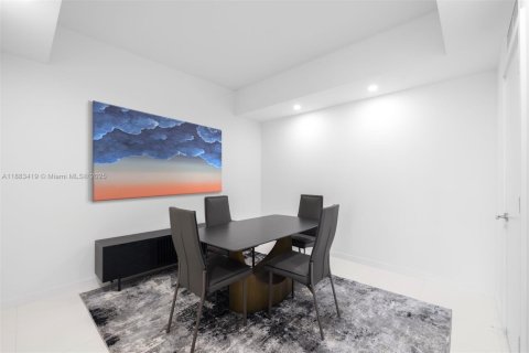 Купить кондоминиум в Майами, Флорида 2 спальни, 138.52м2, № 1929715 - фото 13