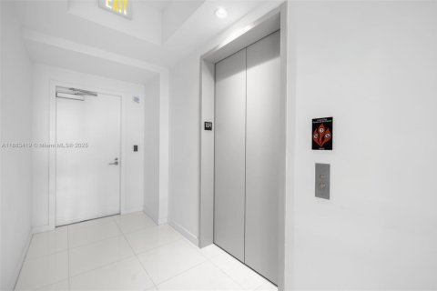 Купить кондоминиум в Майами, Флорида 2 спальни, 138.52м2, № 1929715 - фото 3