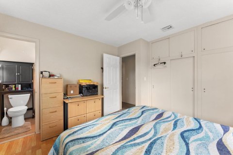 House in Wilton Manors, Florida 3 bedrooms, 180.6 sq.m. № 2182994 - photo 17