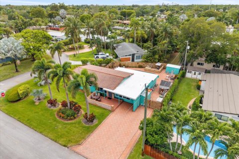 House in Wilton Manors, Florida 3 bedrooms, 180.6 sq.m. № 2182994 - photo 30