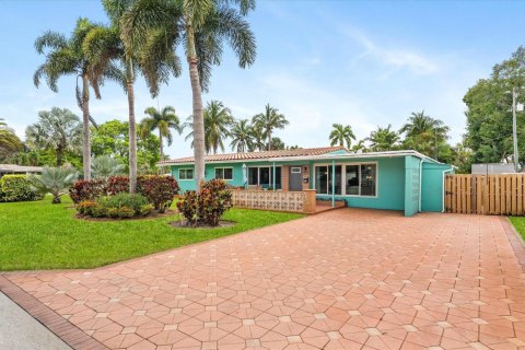 House in Wilton Manors, Florida 3 bedrooms, 180.6 sq.m. № 2182994